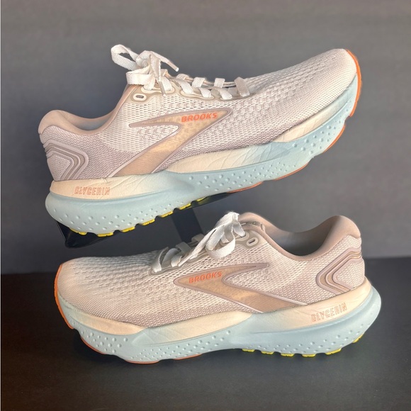 Brooks Shoes - Brooks Glycerin 21 Women's Athletic Shoes - White and Tan size 9.5